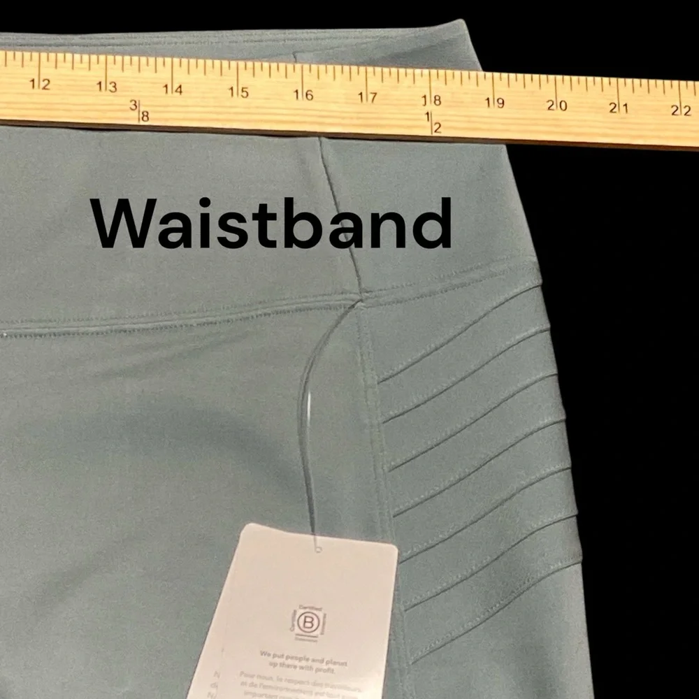 Athleta Delancey Moto Tight Leggings size 2X color sage
BIN #11 - Picture 5 of 6